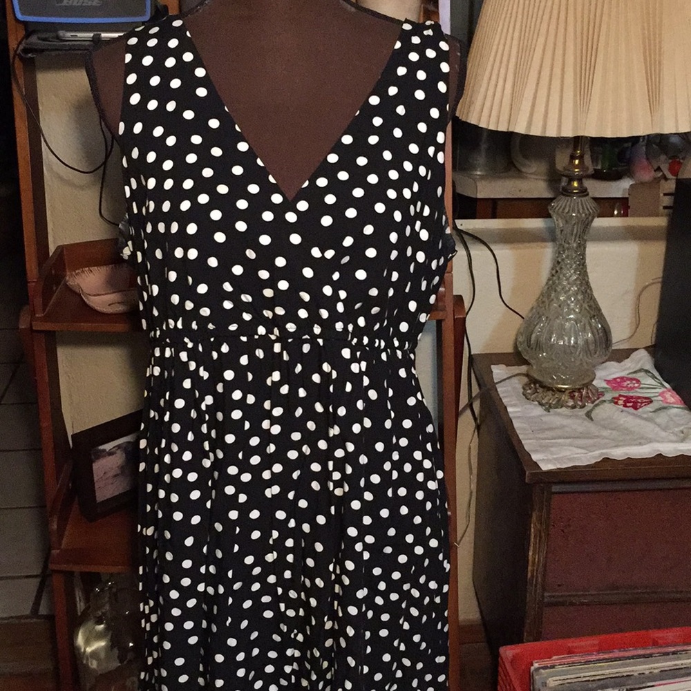 Old Navy black & white polka dot dress. SZ XL